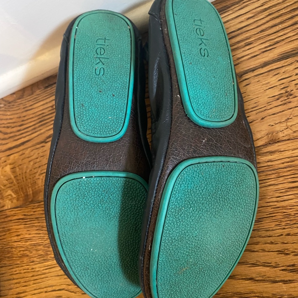 Tieks Ballet Flats, Black, Size 7 - Picture 2 of 2